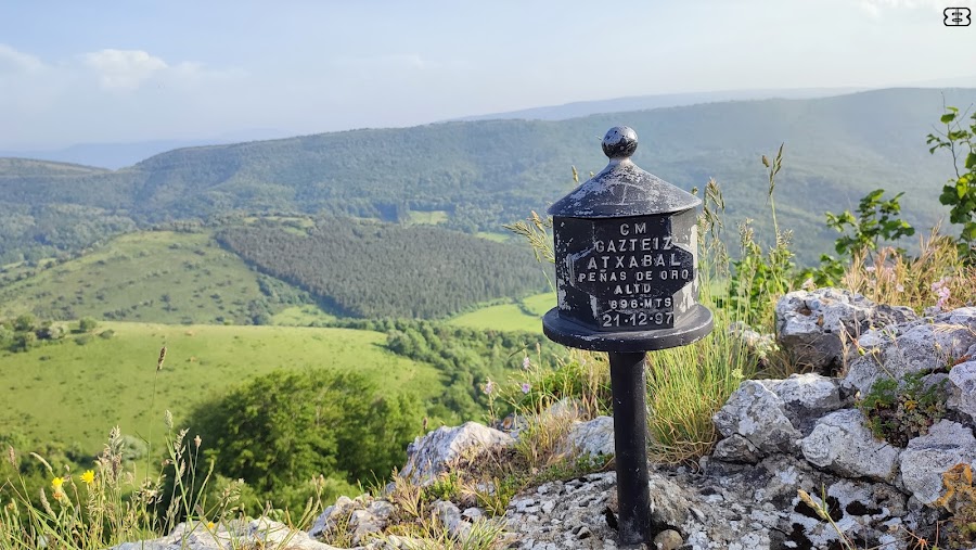 Atxabal, cruz de Oro 888m