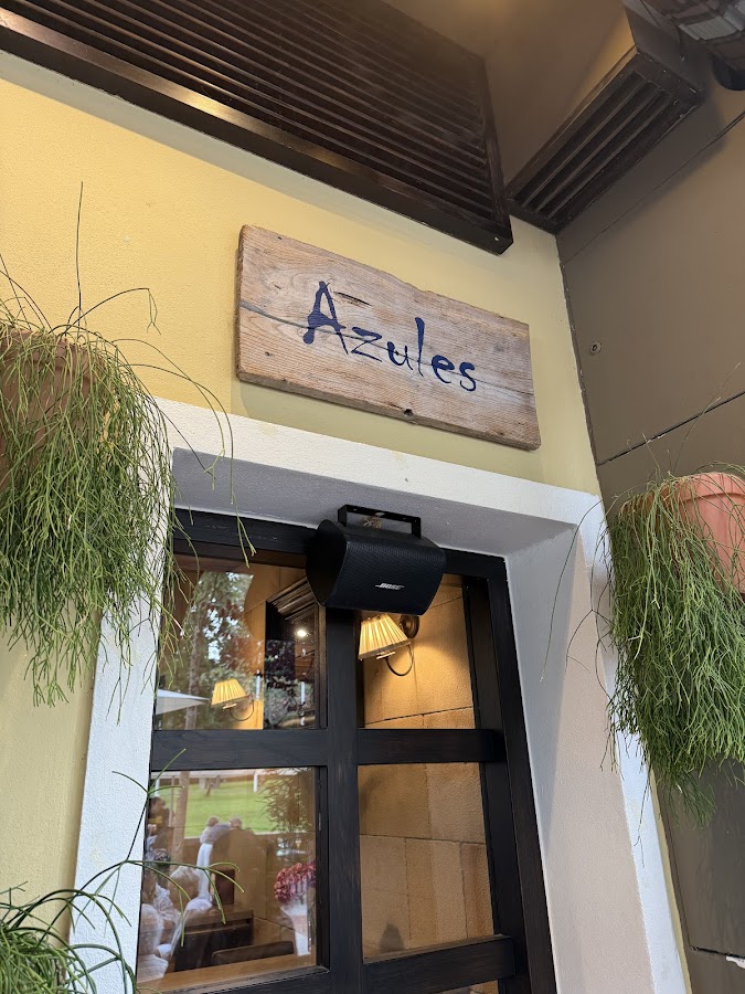 Azules