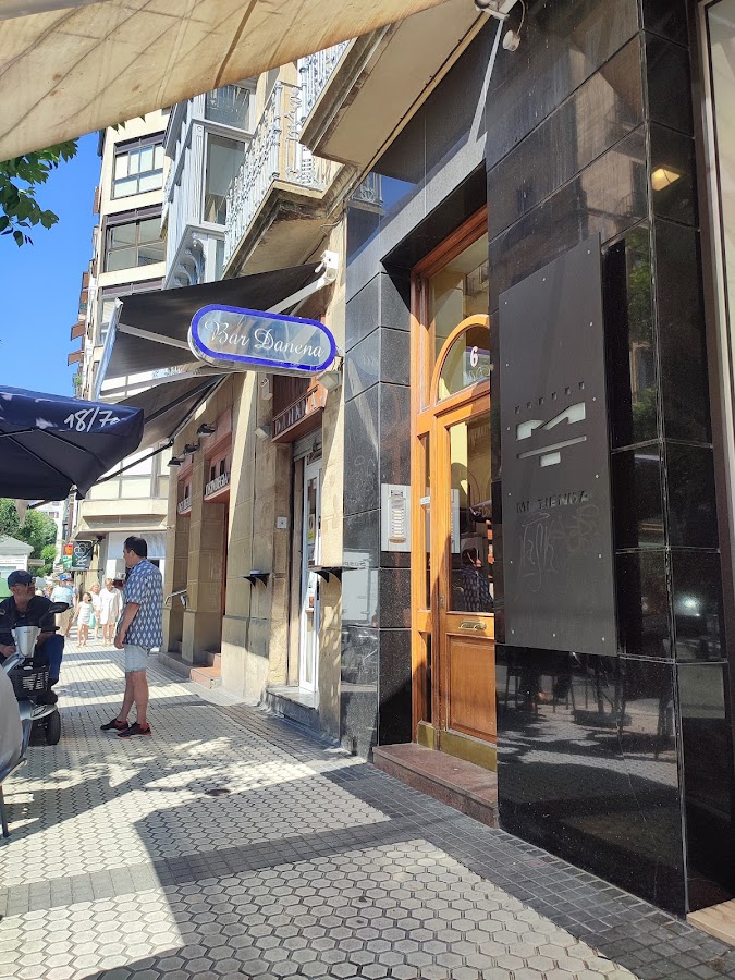 Bar Danena