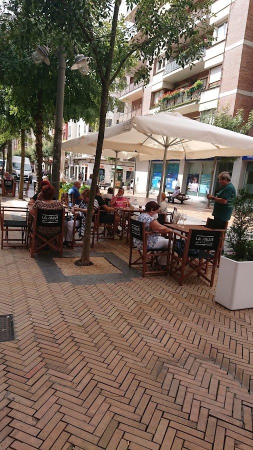 Batzoki Bar restaurante Bai & Ayala