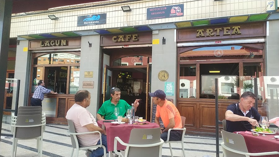 Café restaurante Lagun Artea