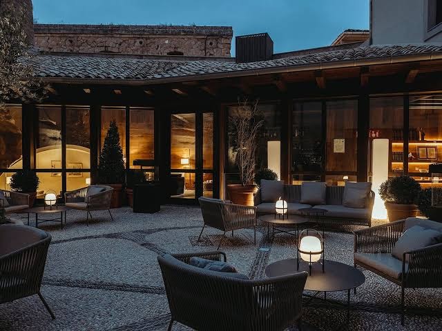Hotel Santa María Briones
