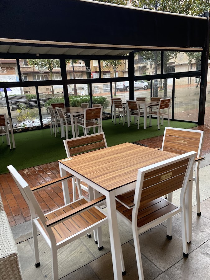 KANTOI (Café & Bar)