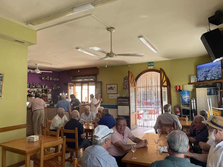 CAFÉ-BAR YUNTA.