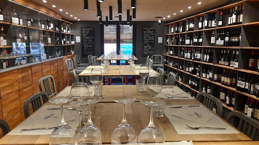 La Tavina - restaurante, vinoteca y bar en Calle Laurel de Logroño
